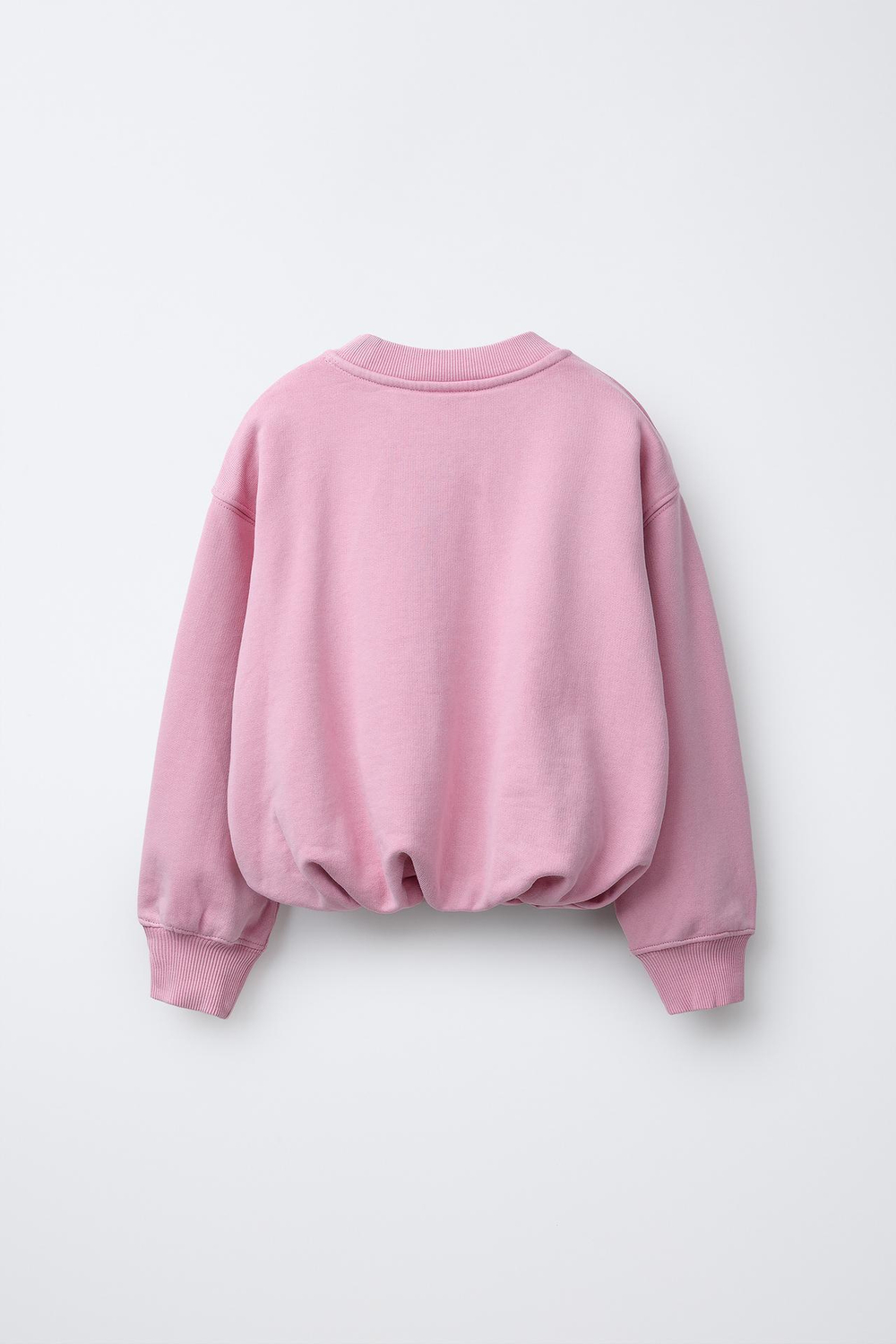 ZARA УКОРОЧЕННАЯ ТОЛСТОВКА ОБЪЕМНОГО КРОЯ С НАШИВКОЙ, РОЗОВЫЙ