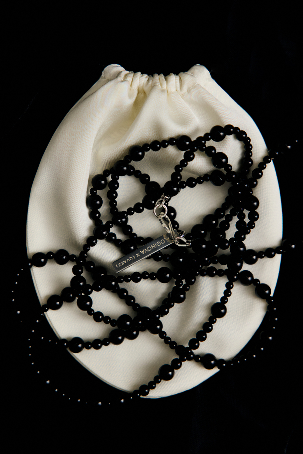 Длинные бусы Alethea из черного агата Loginova x QUARZ