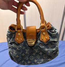 Сумка Louis Vuitton Pleaty