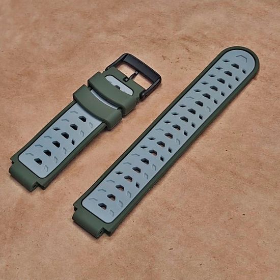 Ремешок для Garmin Forerunner 735XT / 220 / 230 / 235 / 620 / 630 силиконовый двухцветный (Хаки / Серый)