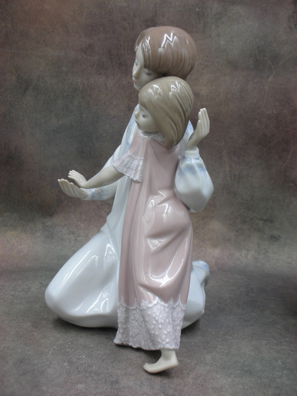 Статуэтка. Фарфор. Спокойной ночи, мама и дочка. Lladro. Испания