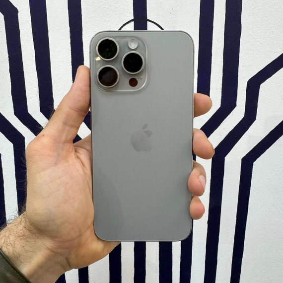 Apple iPhone 15 Pro Max 256gb серый АКБ 100%