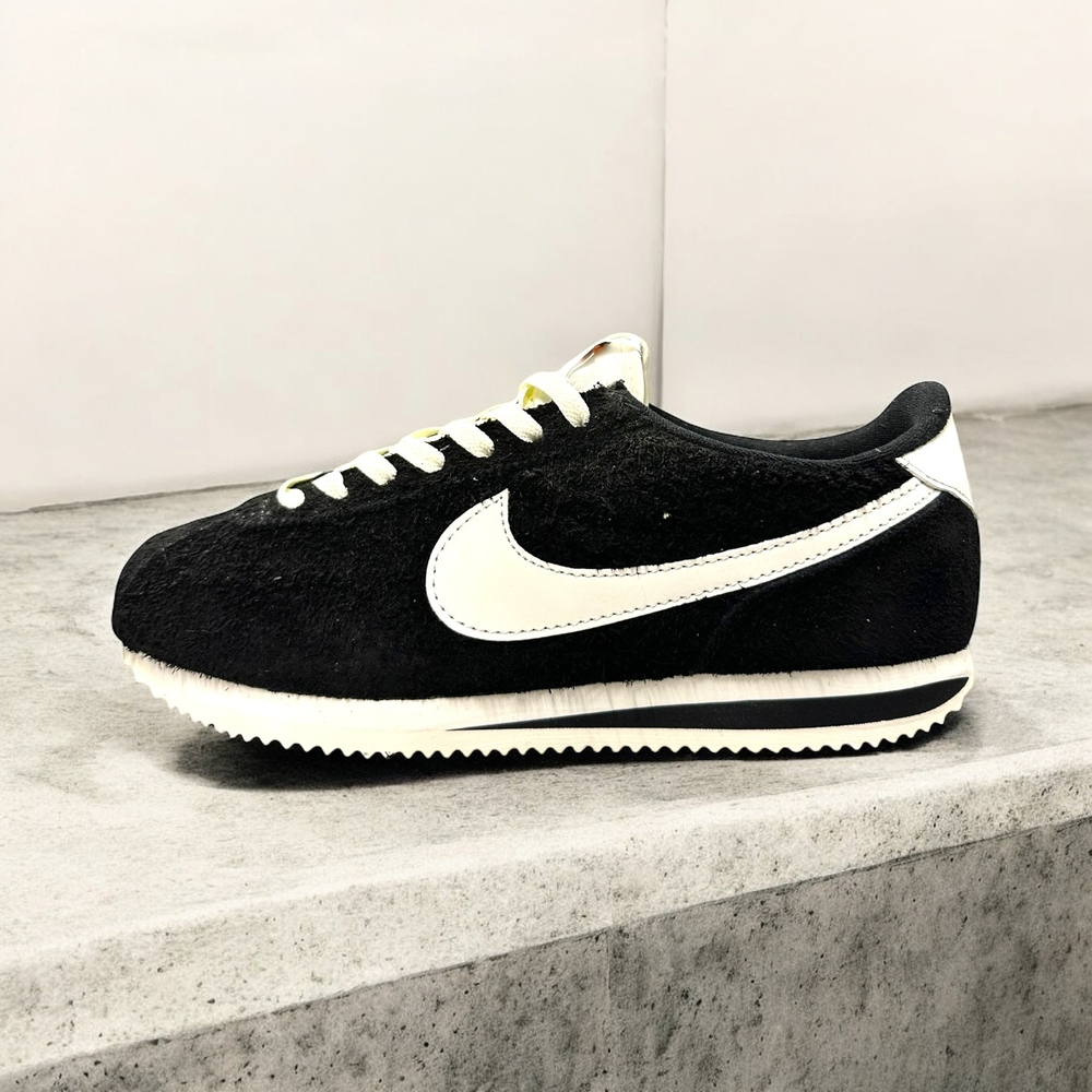 Nike Cortez • Black White