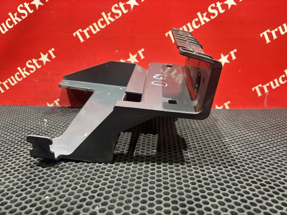 Кронштейн блока управления шасси переднего 2023г