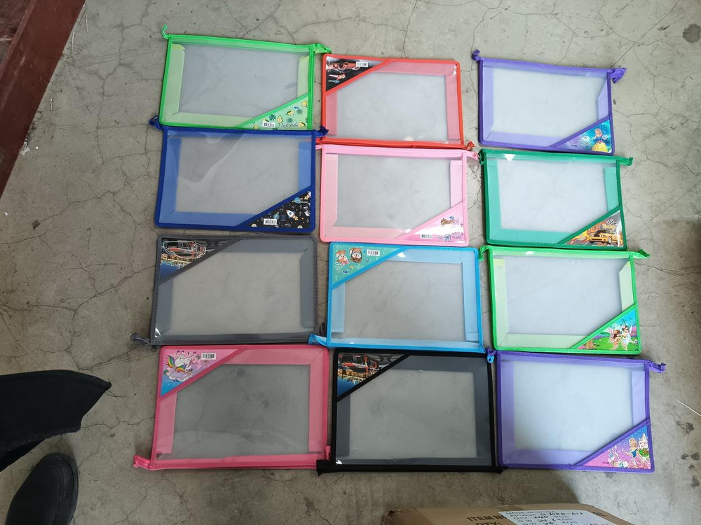 Папка А4 на молнии, прозр.пластик, дизайн на уголке, 60мм, микс 12 (Basir)