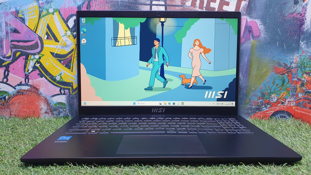 Ноутбук ультрабук MSI i3-12/8Gb/FHD