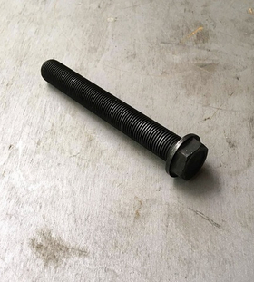 Болт M16*120 крепления маховика WP12 // 612630020051