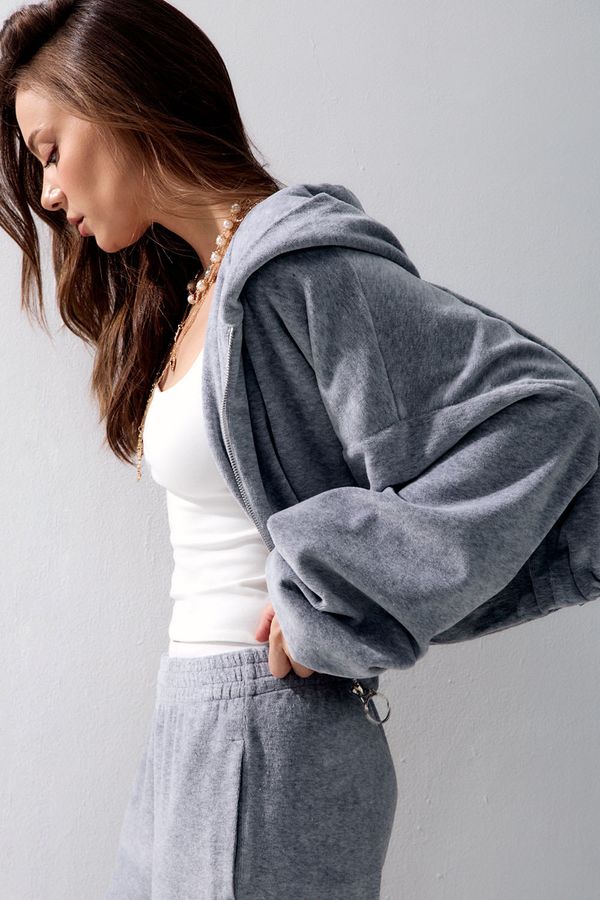 Худи на молнии из велюровой ткани цвета серый меланж