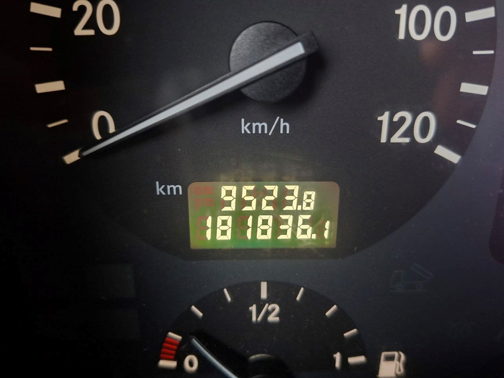 Mercedes-Benz ACTROS 4x2 Седельный тягач 1844 LS (Дизельный, 11,9 л, 435 л.с., АТ)