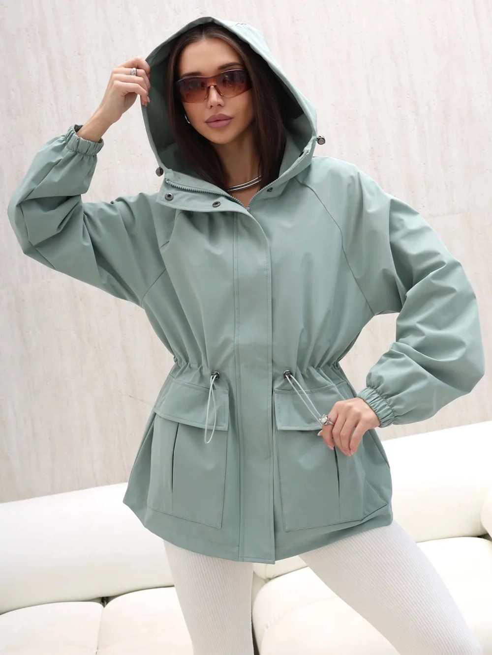 Ветровка удлиненная с капюшоном