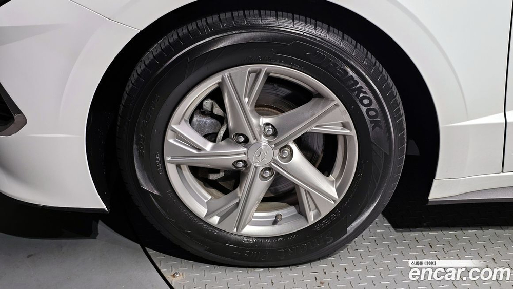 Hyundai Sonata (DN8) 2.0 (04.2020)