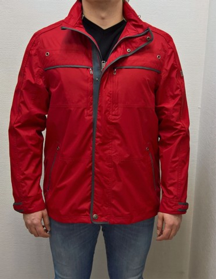 Стильная немецкая куртка оригинального фасона