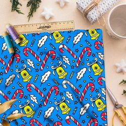 Ткань атлас рождественские леденцы и жёлтые колокольчики