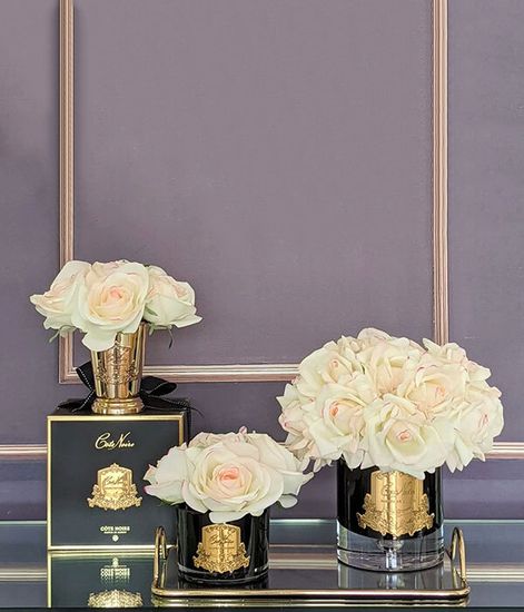 Большой букет нежно-розовых роз в черной вазе, Cote Noire