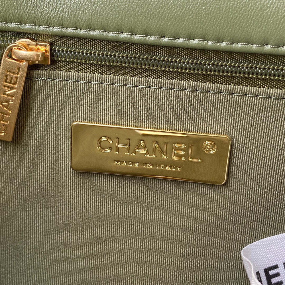 Chanel 19 26 cm