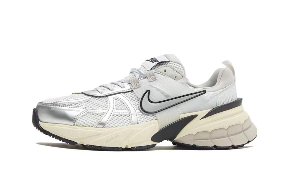 Кроссовки Nike V2K Run Runtekk "Summit White Metallic Silver" (Женская размерная сетка)