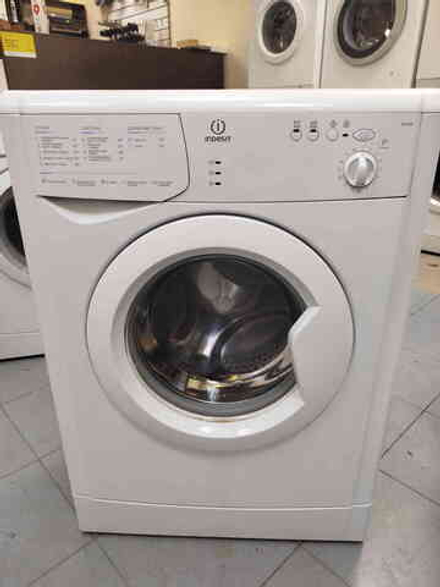 Стиральная машина Indesit WIUN 81 3.5 кг б/у
