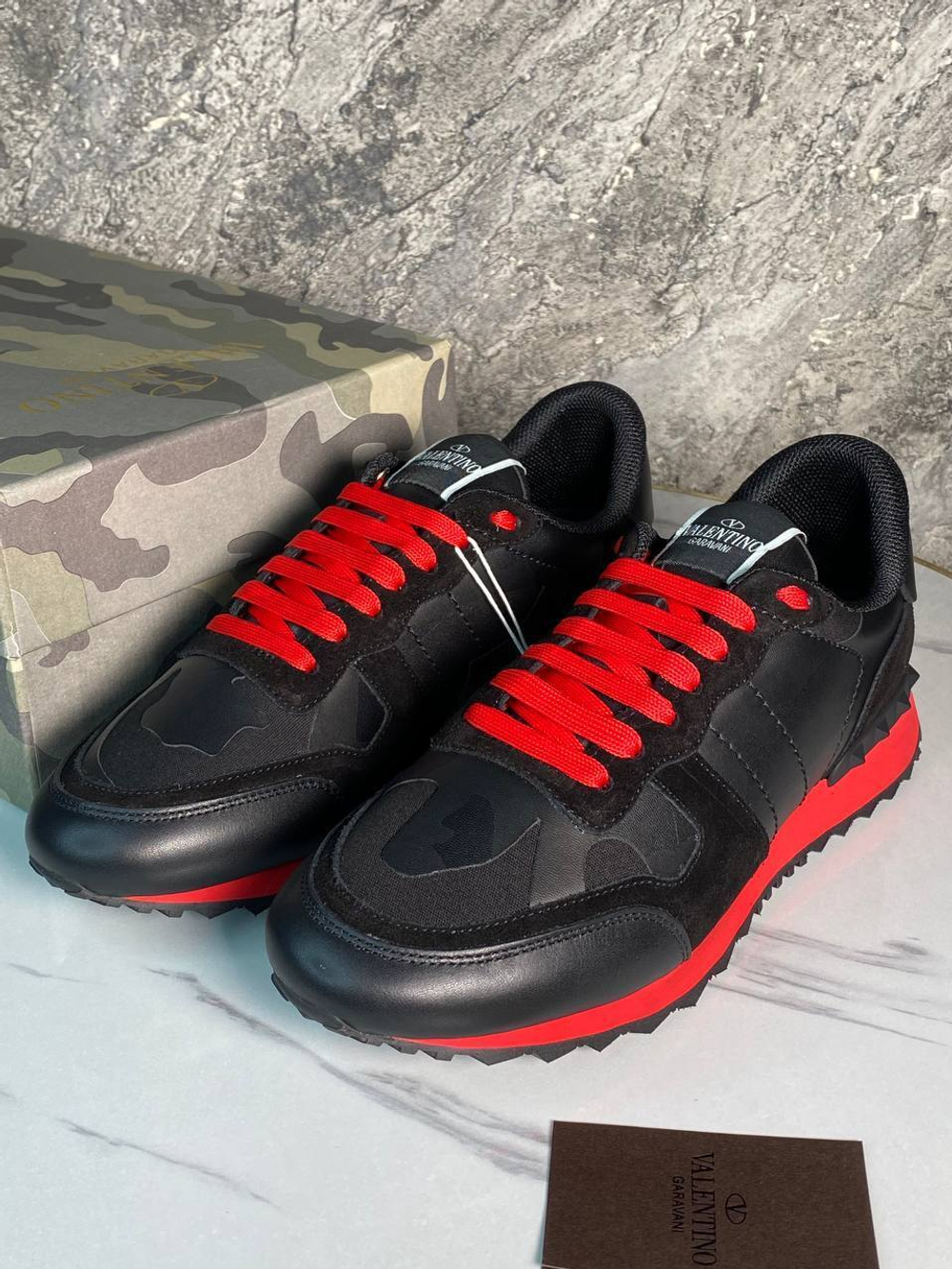 Кроссовки Valentino