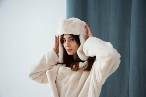 Шапка-ушанка из искусственного меха