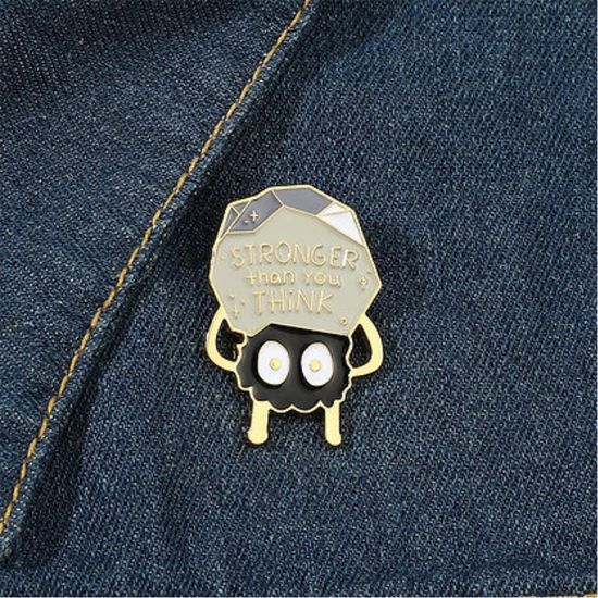 Значок металлический Хаяо Миядзаки "Унесенные призраками. Уголек", 2,5х3см