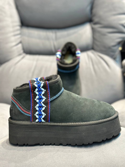 UGG
