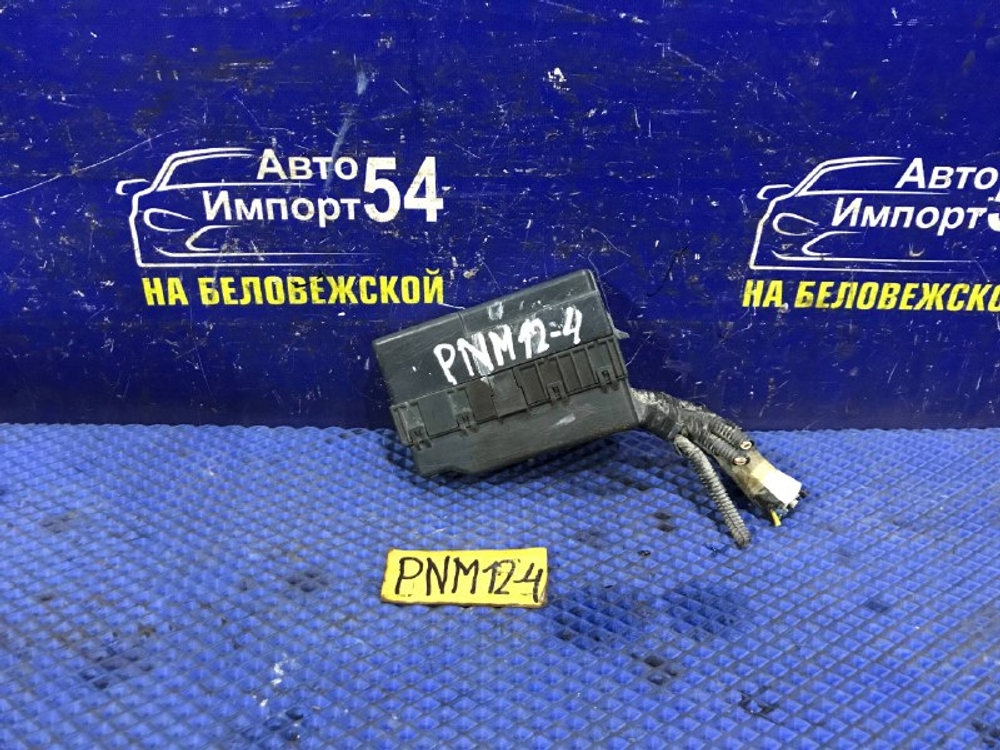 Блок предохранителей подкапотный NISSAN LIBERTY 1998