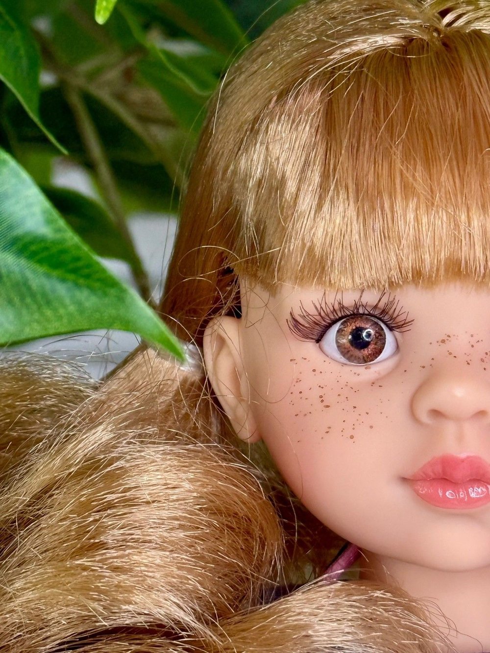 Кукла для девочки 32см Ирене флорист виниловая (04701)