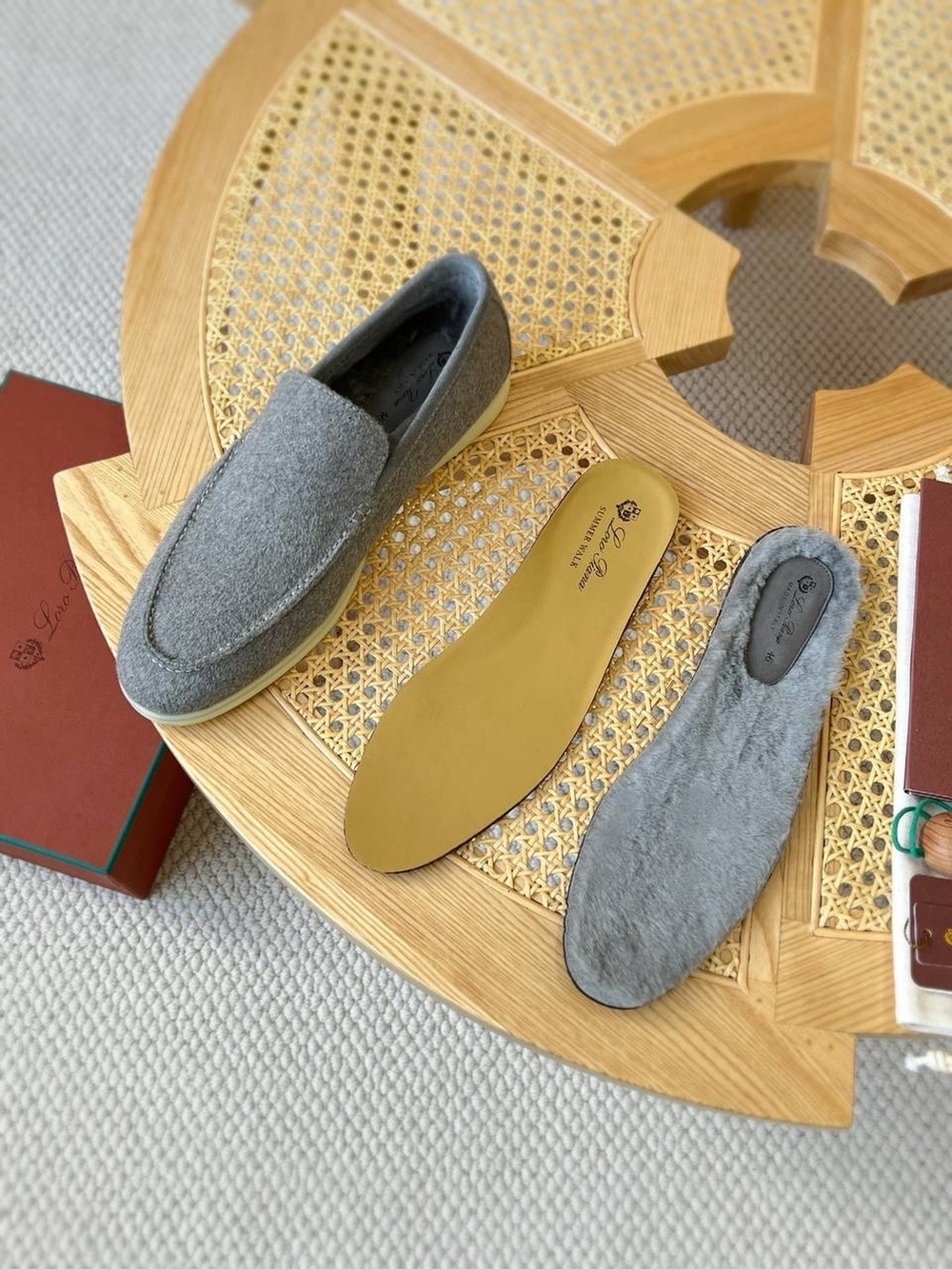 Лоферы Loro Piana Summer Walk с мехом