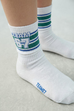 ZARA НАБОР ИЗ ДВУХ ПАР ВЫСОКИХ НОСКОВ С ЦИФРАМИ, ЯРКО-СИНИЙ