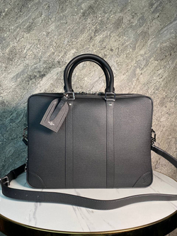 Портфель Louis Vuitton