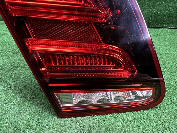 Фонарь левый внутренний Mercedes E W212 (13-16)