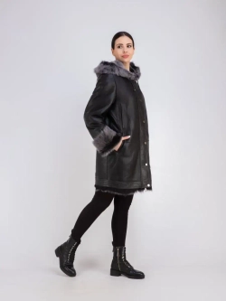 Дубленка зимняя с капюшоном натуральная оверсайз