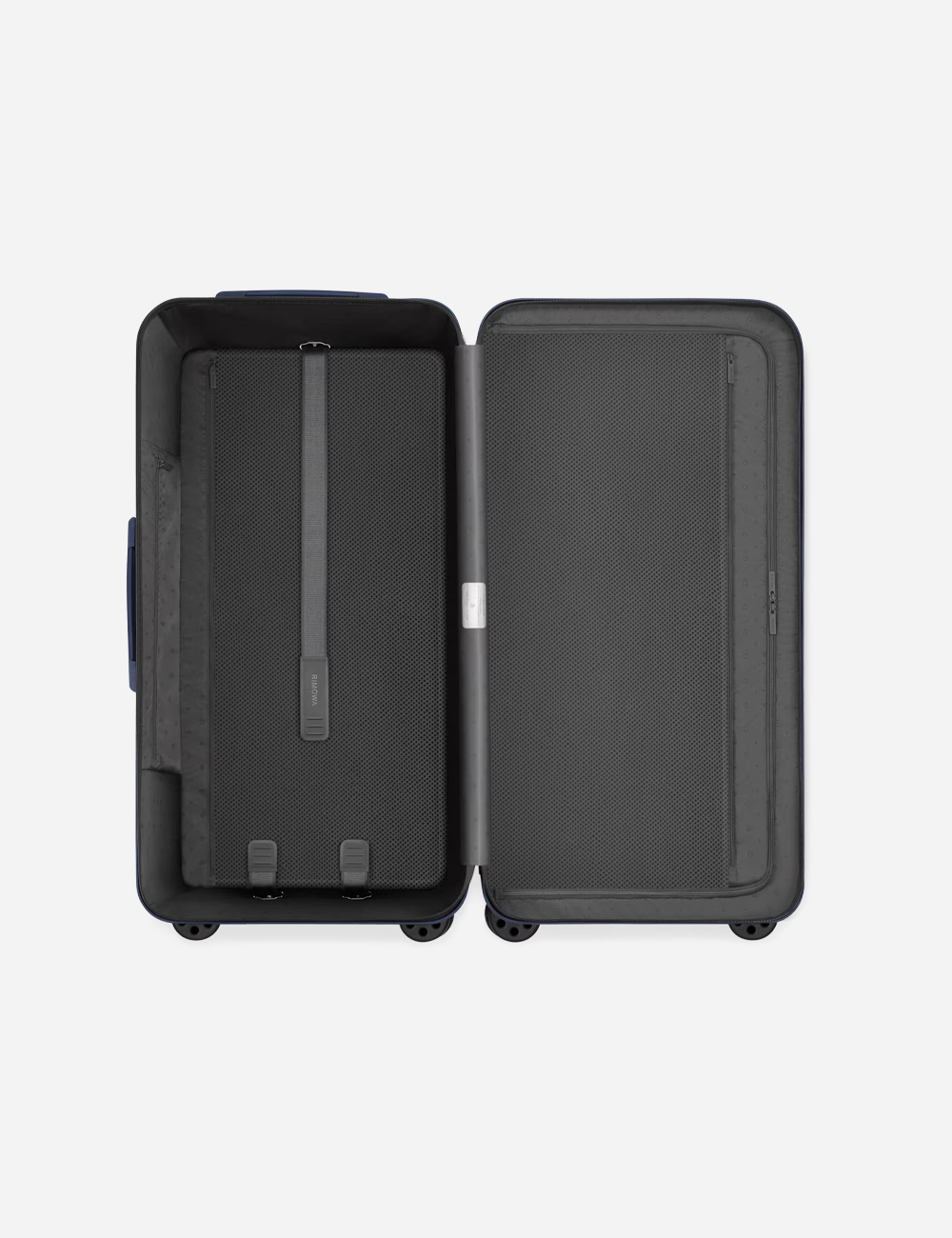 Чемодан Rimowa Essential Trunk Plus "Matte blue"