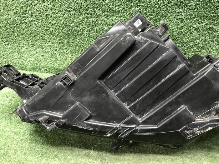 Фара правая Citroen C5 Aircross (2022-н.в.) LED