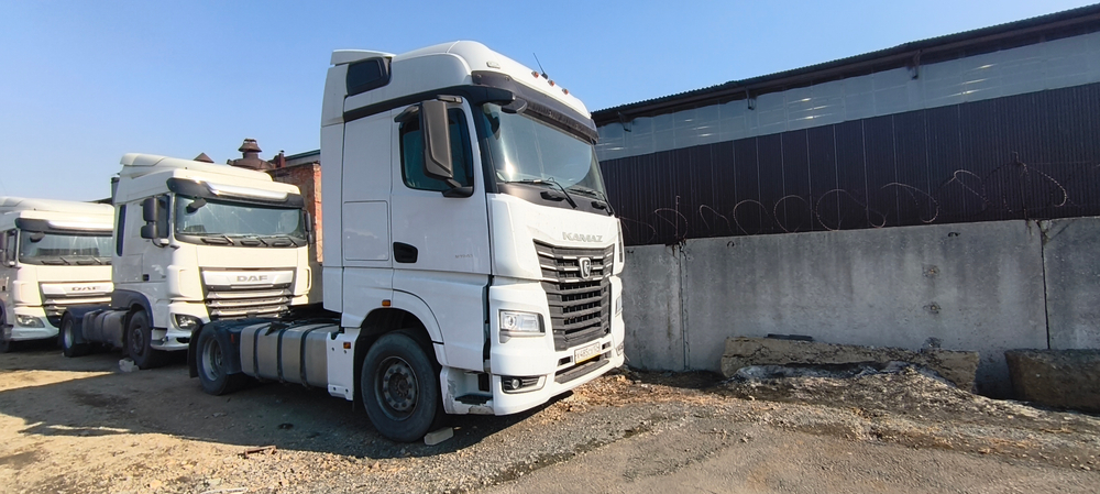 КамАЗ 54901 4x2 Седельный тягач 54901-94 (Дизельный, 11,9 л, 450 л.с., АТ)