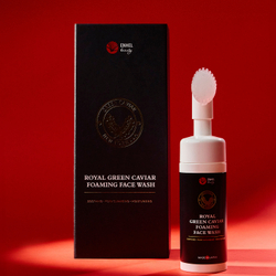 Пенка для умывания с нанощёточкой c зелёной икрой Royal Green Caviar Foaming Face Wash, 150ml