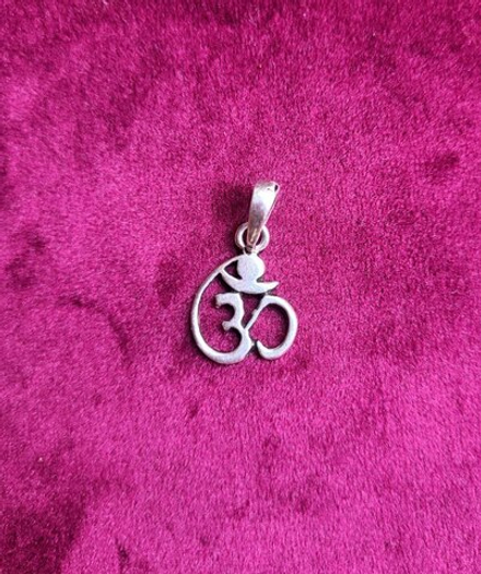 Кулон с ОМ, серебро