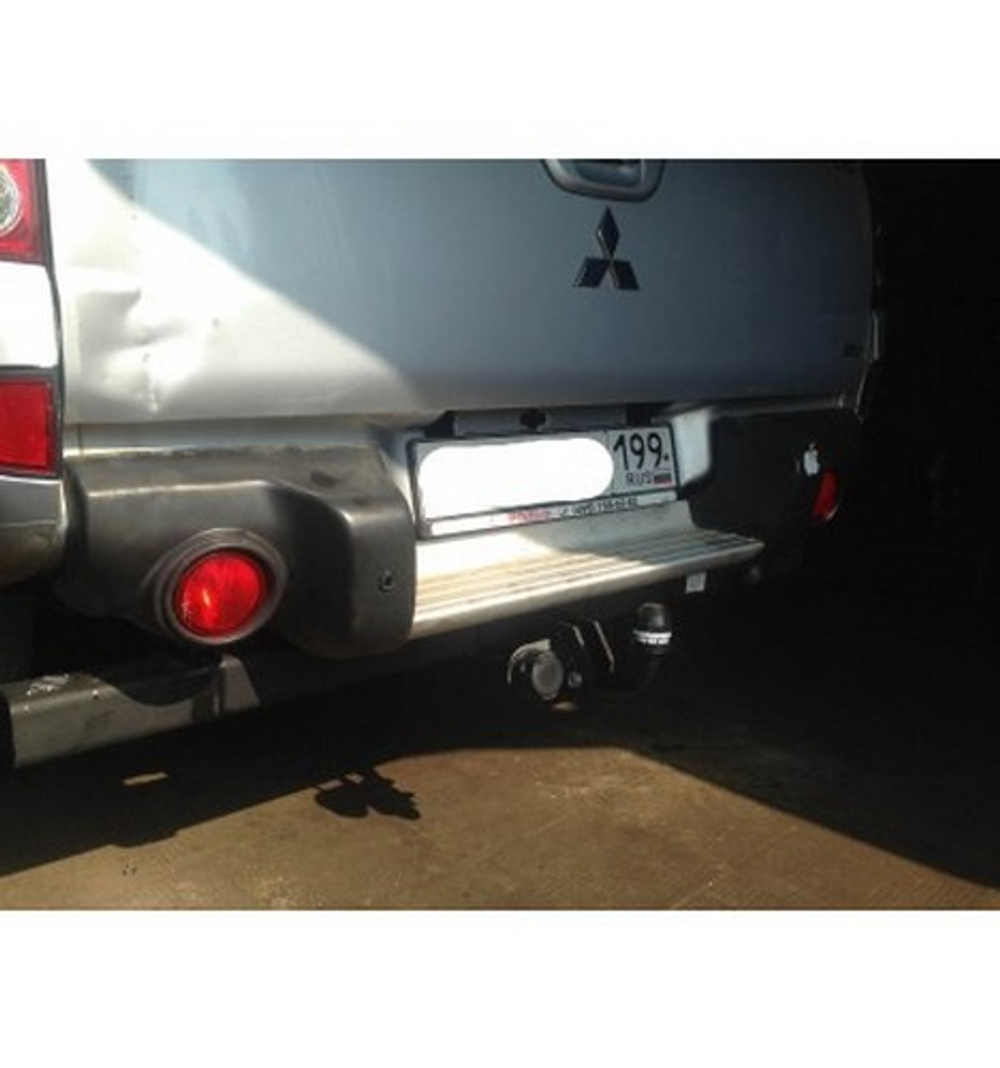 Фаркоп Трейлер 7110 на Mitsubishi L200 (2/4dr.) пикап 2006г.-(паспорт и сертификат в комплекте)(без электрики)