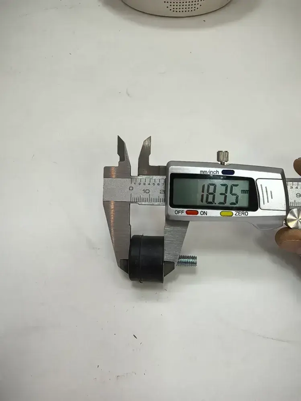 Демпфер с присоской и наружной резьбой М6, тип DS. DR3525185M618