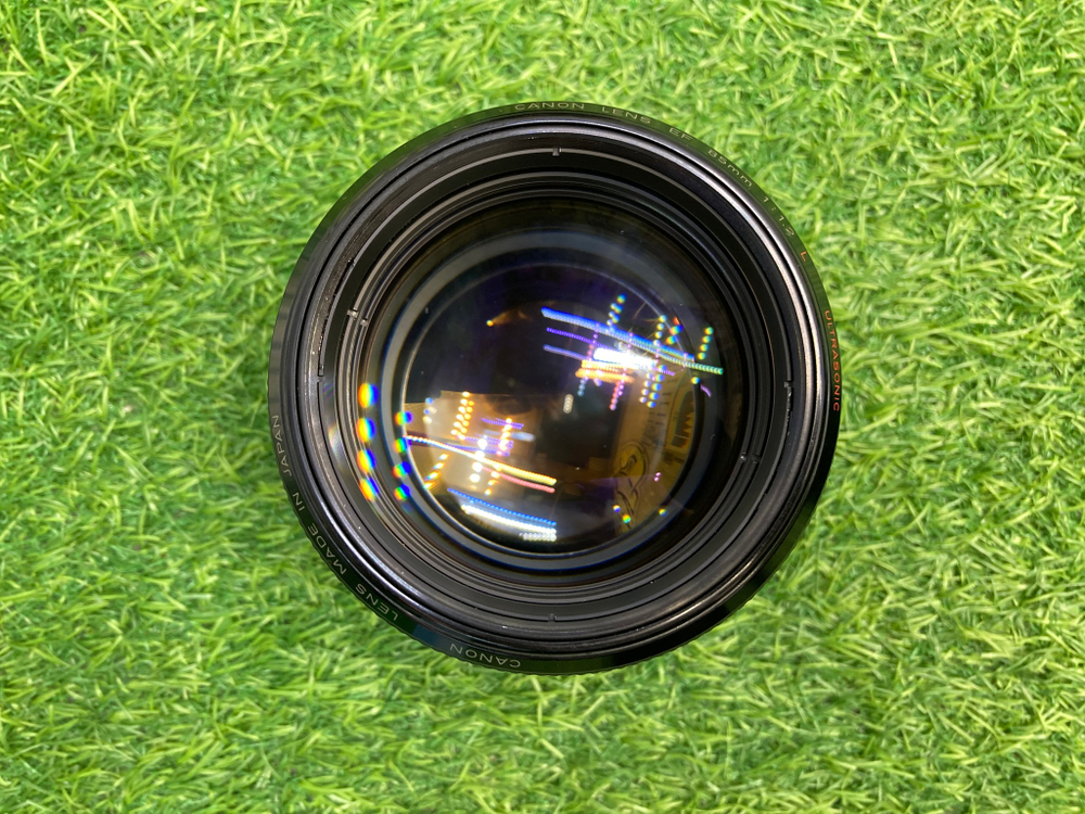 Canon EF 85mm 1.2L USM