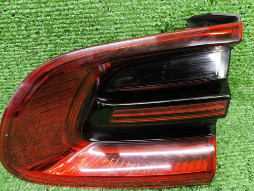 Фонарь правый внутренний Porsche Macan 95b (14-18)