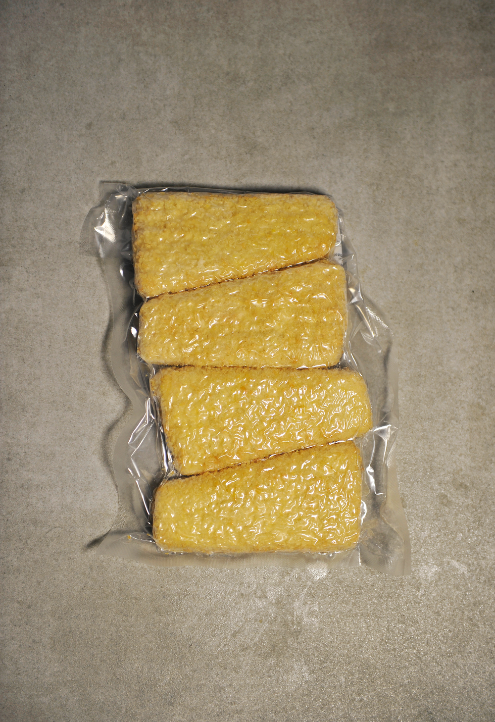 Треугольники Лососевые в панировке вес.