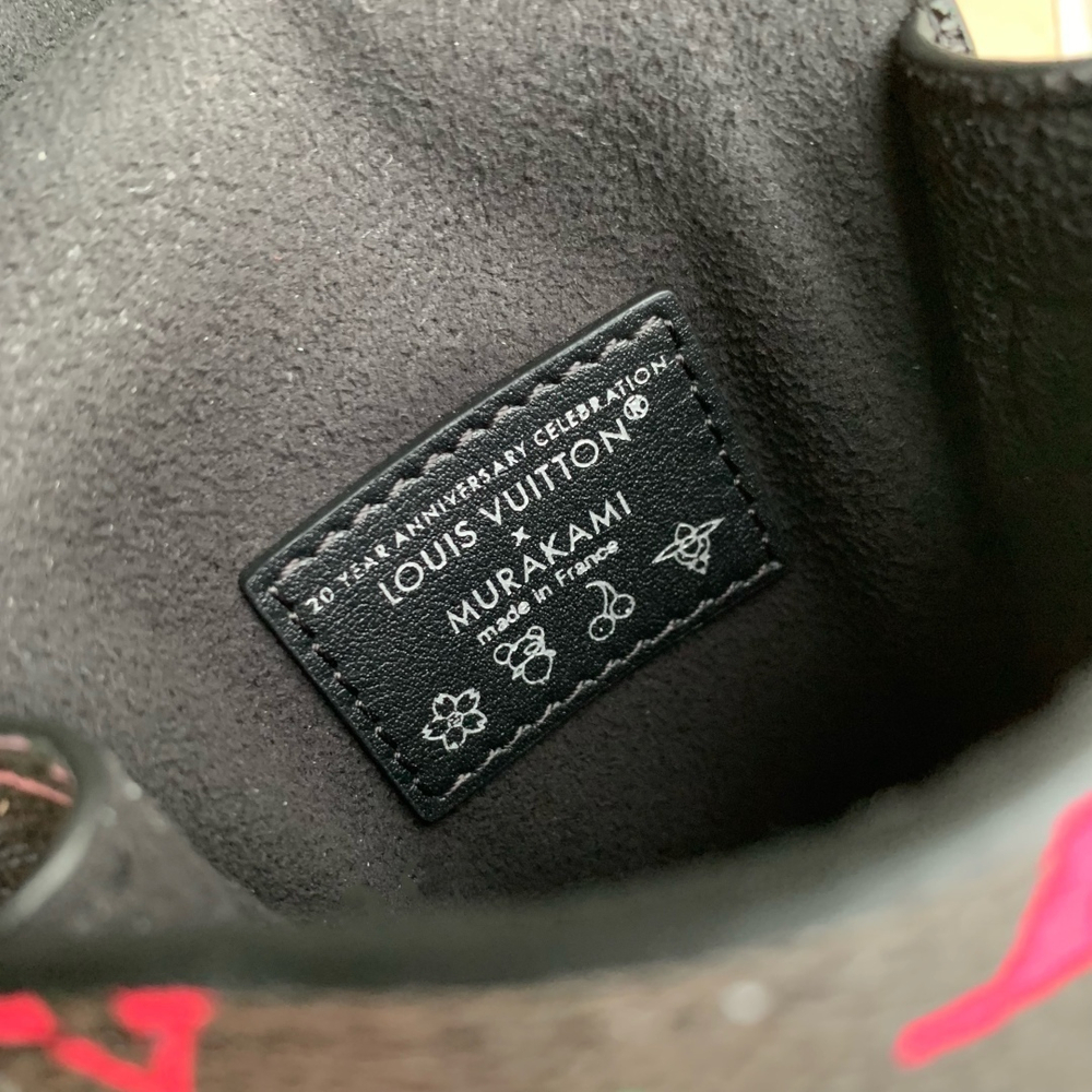 Louis Vuitton Phone Pouch Metis