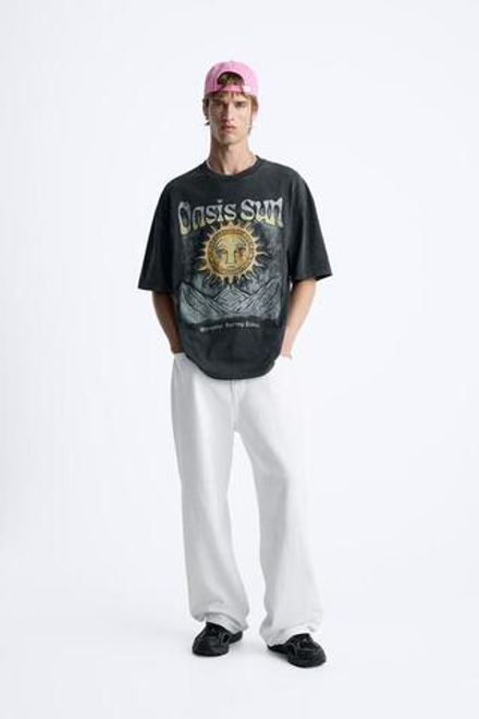 ZARA ФУТБОЛКА ИЗ ТКАНИ С ЭФФЕКТОМ ПОТЕРТОСТИ С ПРИНТОМ, ТЕМНЫЙ АНТРАЦИТ