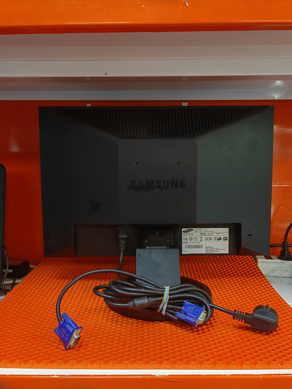 Монитор Samsung SyncMaster 923NW