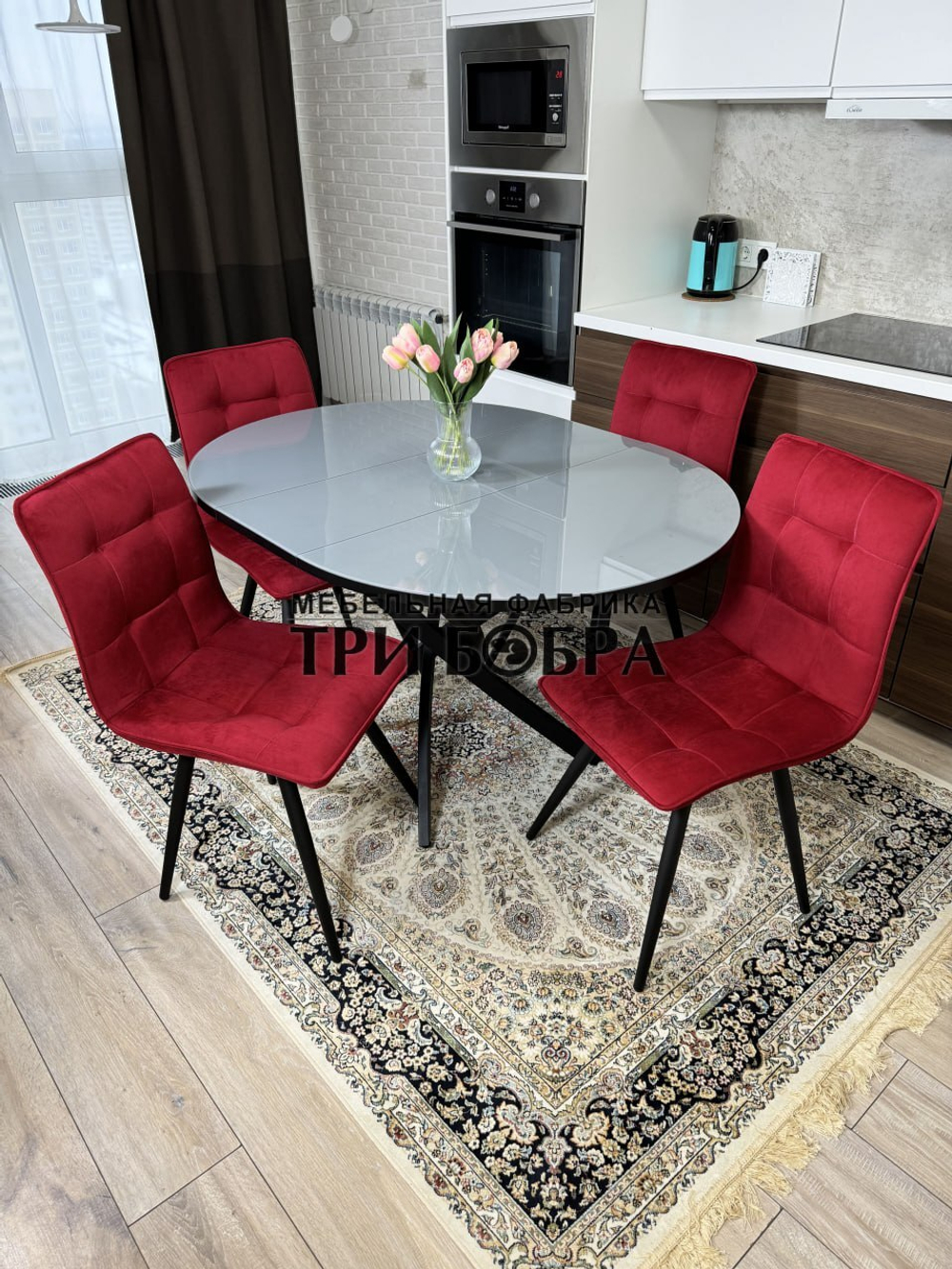 Круглый стеклянный раздвижной стол и стулья "ГУЧИ" бордовый