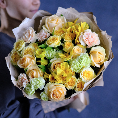 Купить Нежный букет с персиковыми розами #650