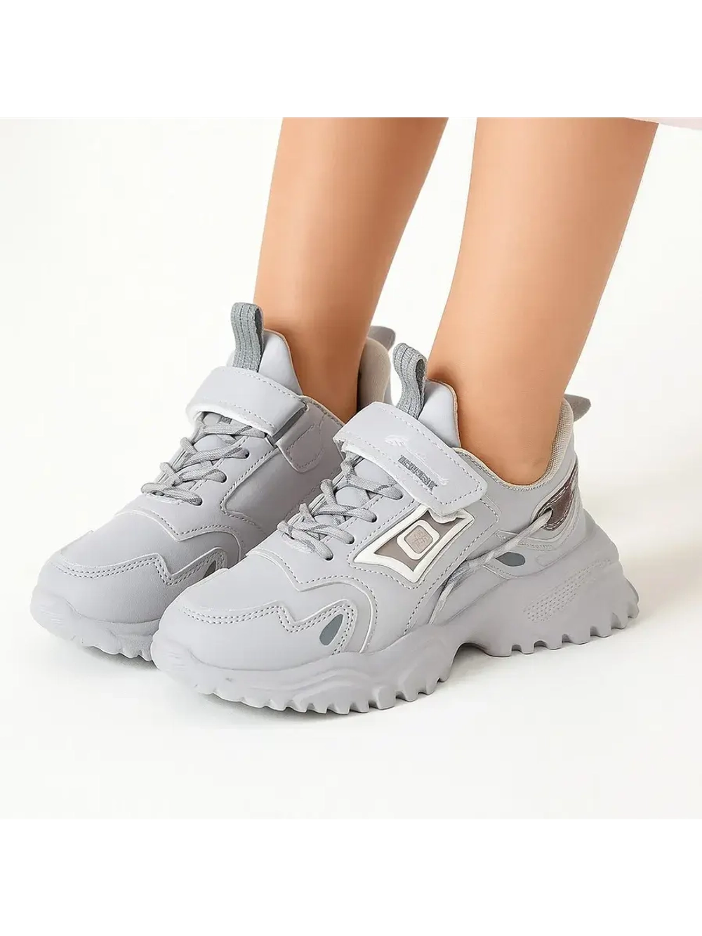 Кроссовки для девочки школа