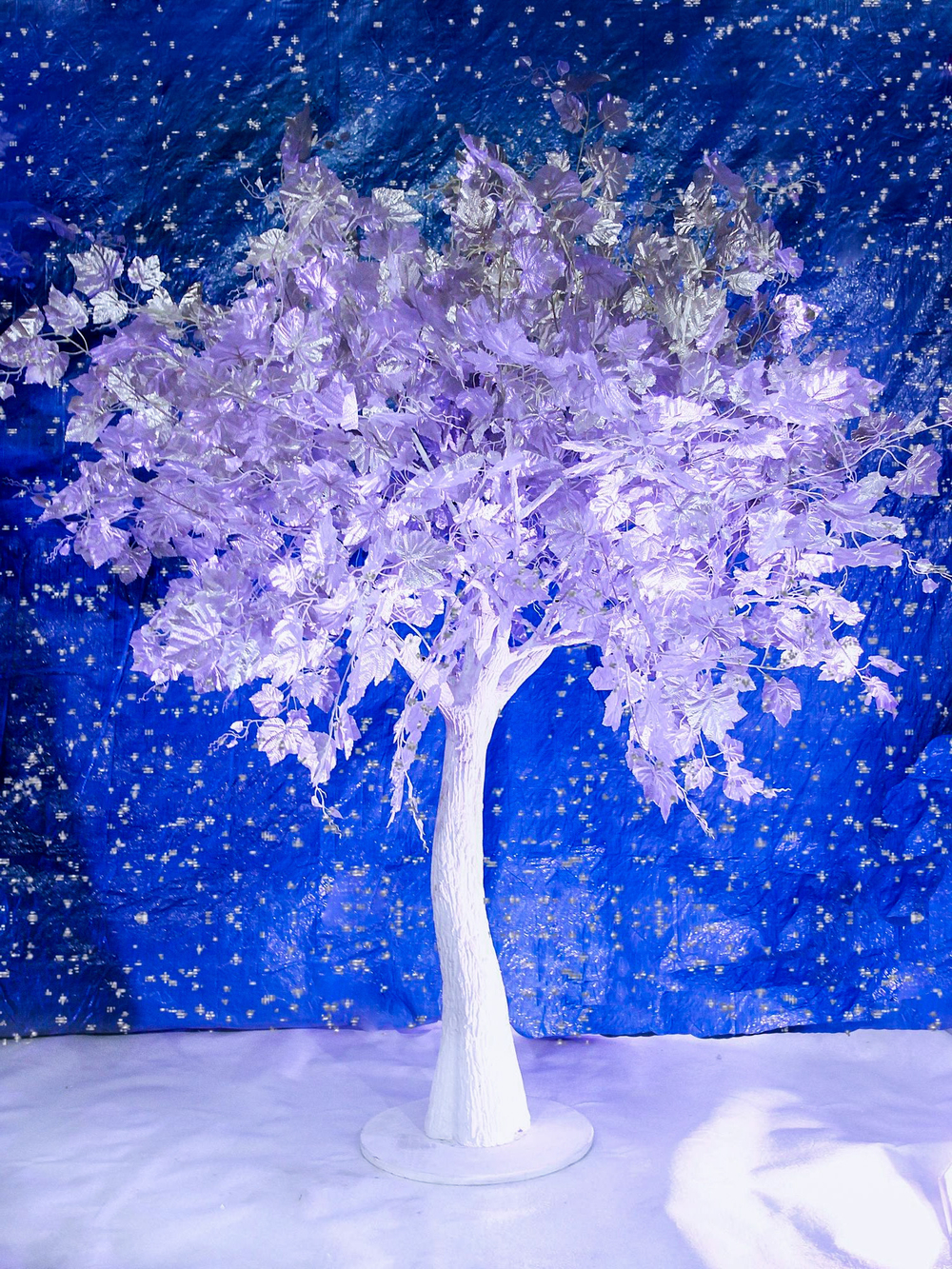 Искусственное дерево "Серебряный виноград/ белый ствол" 2м