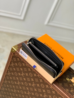 Louis Vuitton Zippy Wallet Horizontal